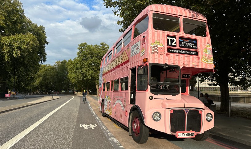 Pre-theatre London Afternoon Tea Bus