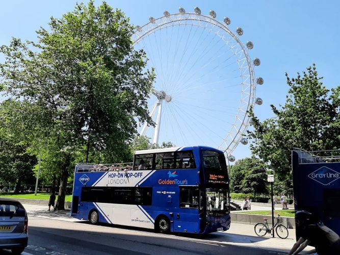 Why You Should Take a Hop-on Hop-off Bus Tour in London